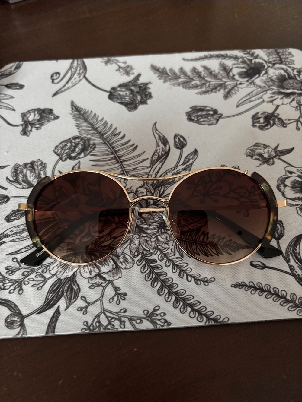 Free People NWOT Gold Frame Brown Lens Round Women's Sunglasses